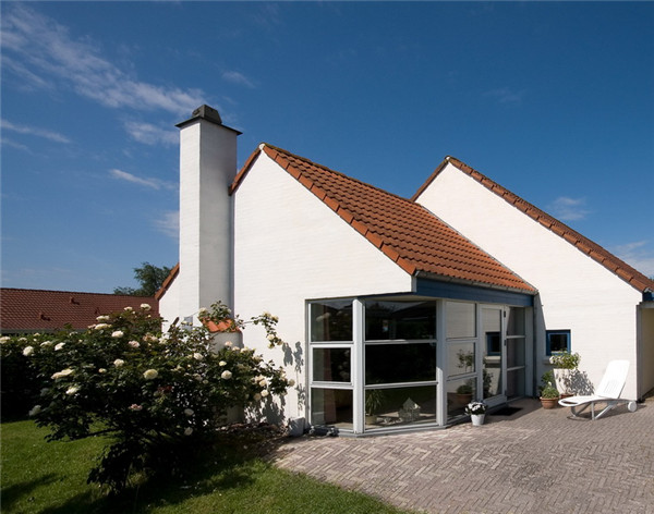 應用壁爐排煙風機的建筑3.jpg 應用壁爐排煙風機的建筑3.jpg