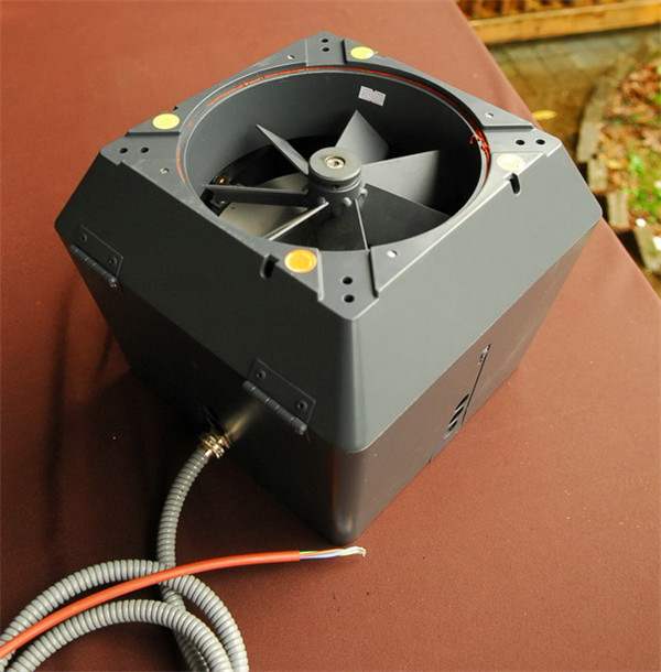 exodraft壁爐排煙風機實拍1.jpg exodraft壁爐排煙風機實拍1.jpg