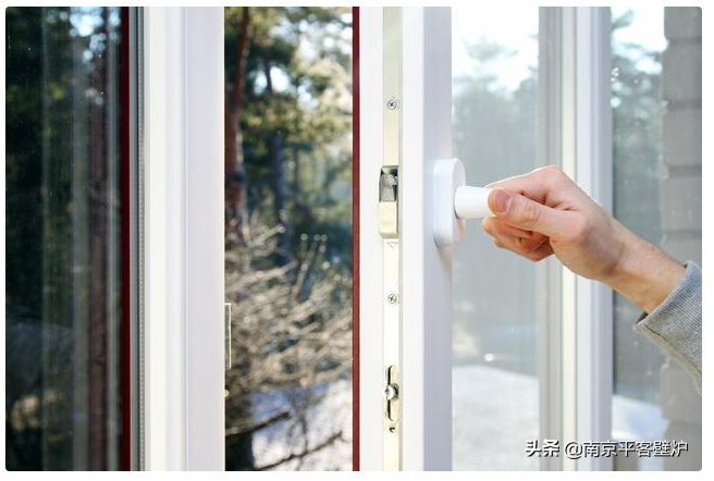 壁爐所在室內開窗通風.png 壁爐所在空間開窗通風.png