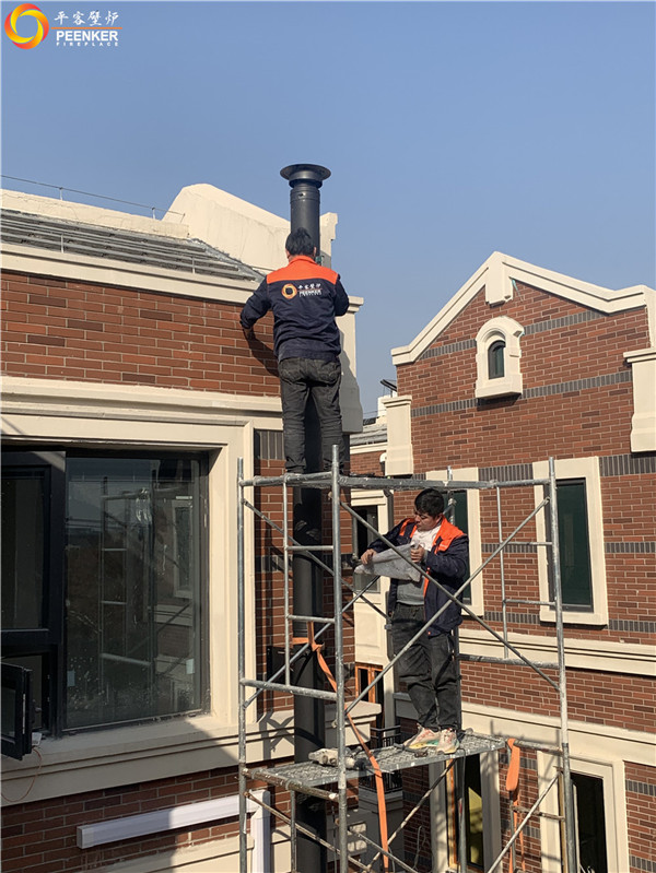 上海九峯里別墅丹麥Aduro A17進(jìn)口壁爐安裝.jpg