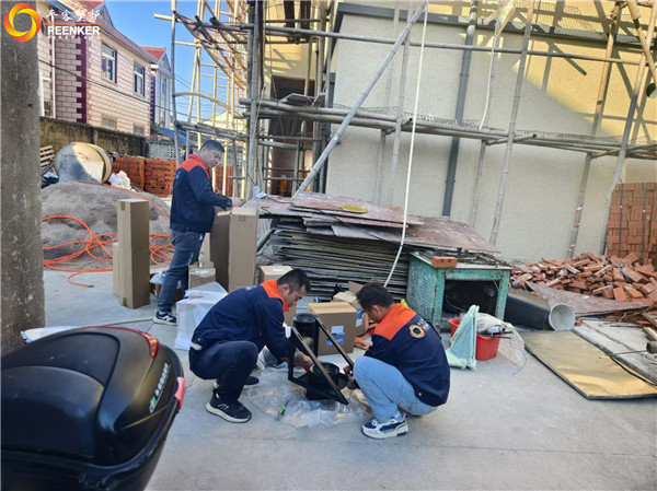 上海浦東別墅丹麥Aduro A17獨(dú)立式火爐戶外煙囪安裝.jpg