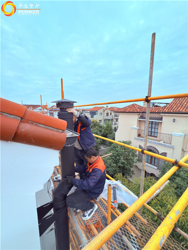 上海達(dá)安圣芭芭花園丹麥Aduro A15火爐安裝.jpg